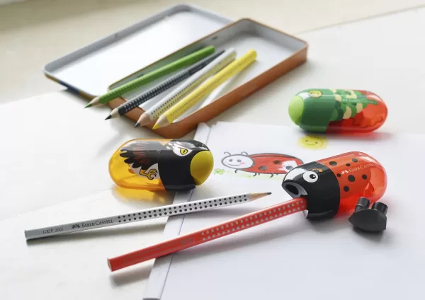 Ascutitoare cu radiera buburuza Faber-Castell-3-IMG-slider
